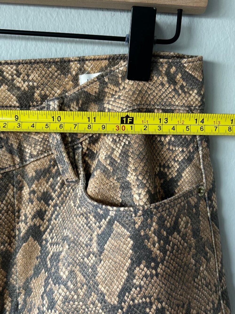 FRAME Le High Skinny Crop Coated Python Jeans Women Size 27 Snake Print - Picture 9 of 11